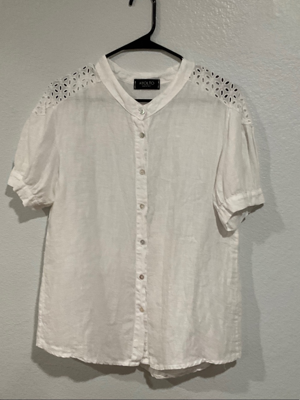 Avolto White Linen Button-Up Top